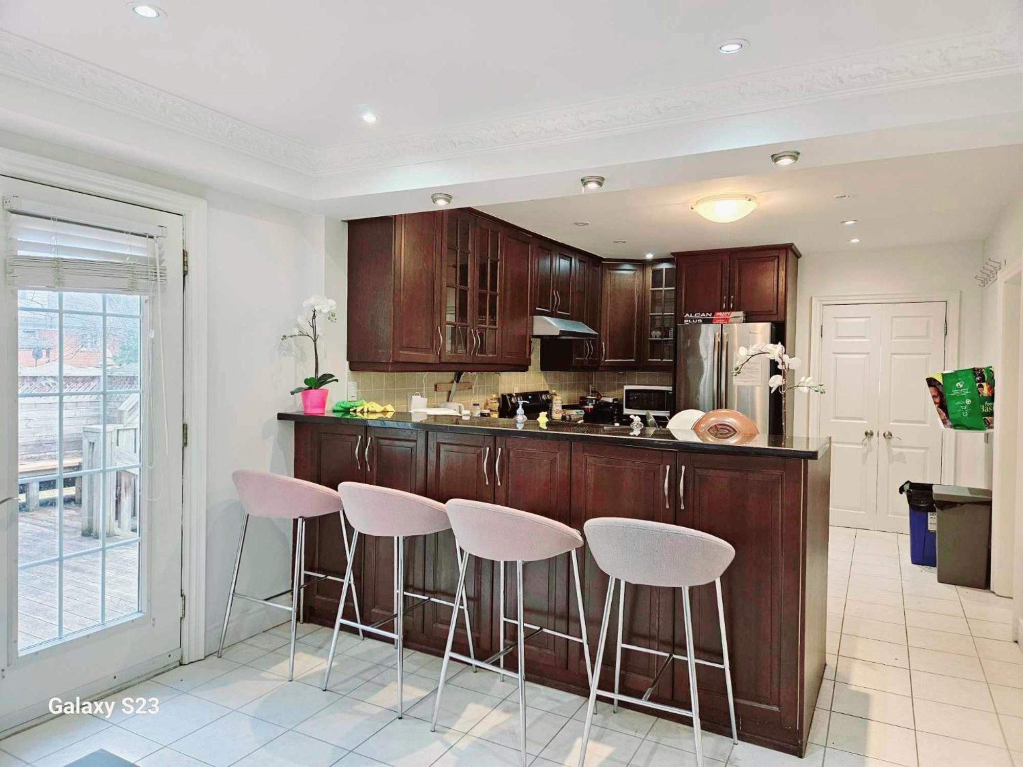 Beautiful Room At Yonge And Sheppard And North York Centre Toronto Exterior foto