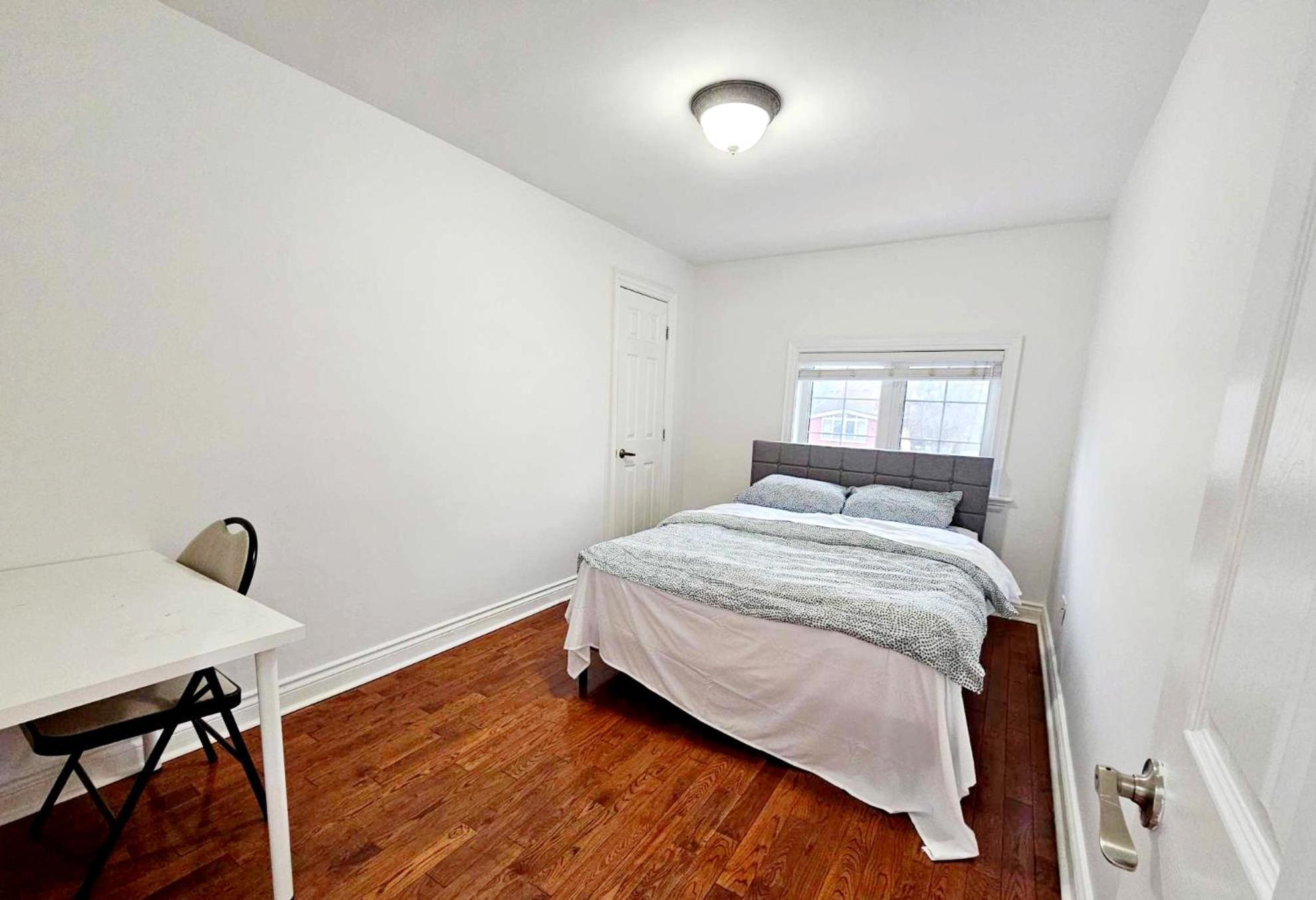 Beautiful Room At Yonge And Sheppard And North York Centre Toronto Exterior foto